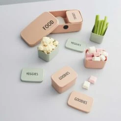 Design Letters Snack Box, Green -Keukengerei Winkel design letters snack box 11 3