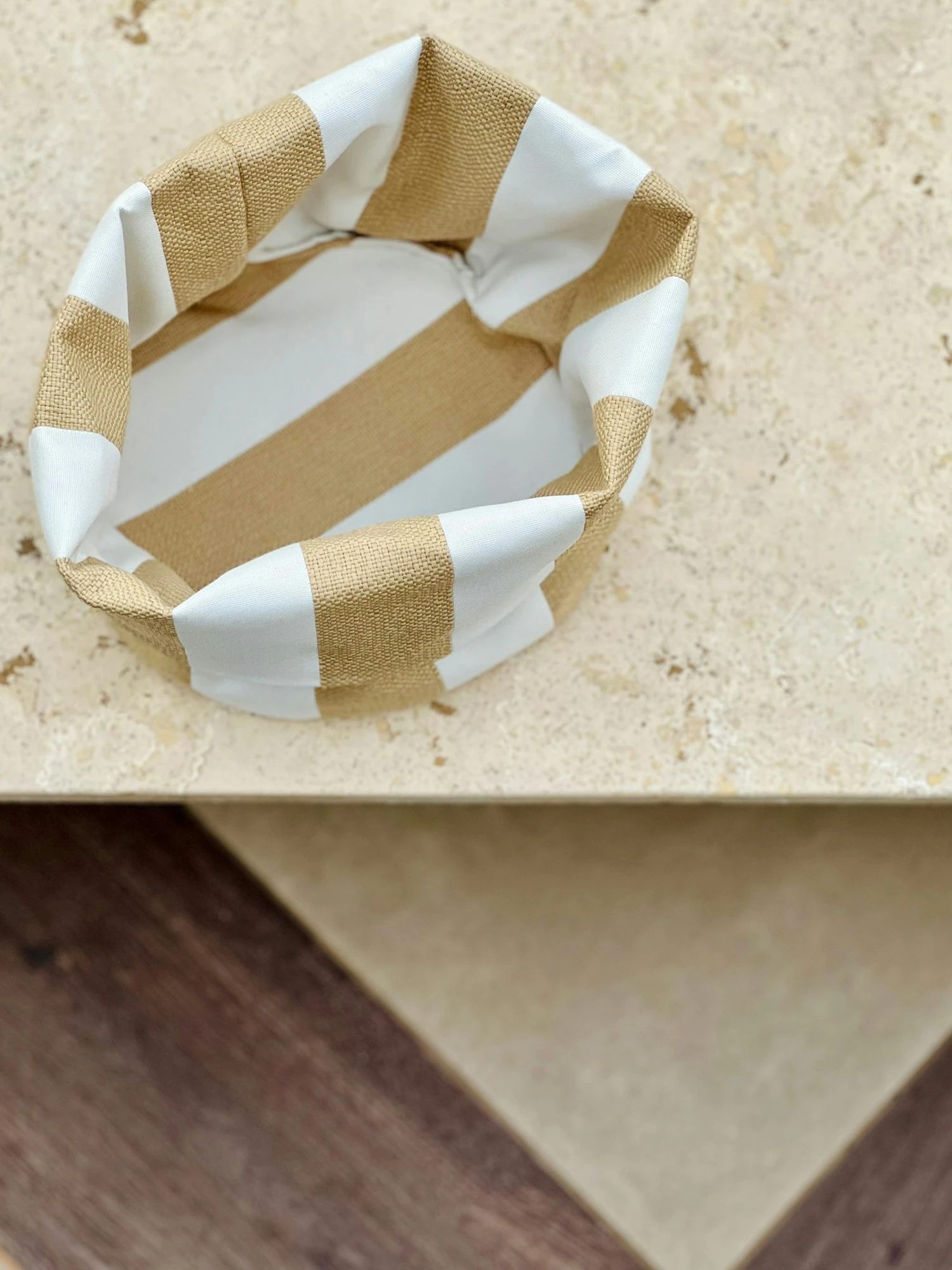 Wide Stripe Broodmand 19x20 Cm, Beige 4 Wide Stripe Broodmand 19x20 Cm, Beige - Afbeelding 2