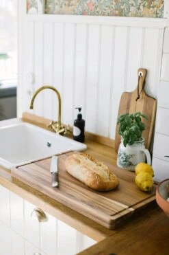 Dorre Skye Cutting Board Acacia 56x35x3.5 Cm -Keukengerei Winkel dorre skye cutting board acacia 56x35x35 cm 6