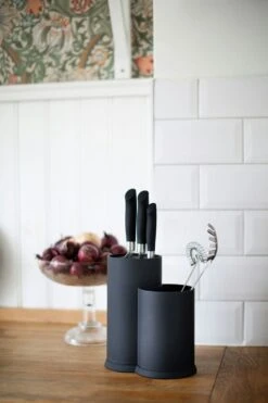 Dorre Wide Knife Blocks & Utensil Holder, Black 9 Dorre Wide Knife Blocks & Utensil Holder, Black -Keukengerei Winkel dorre wide knife blocks utensil holder black 6