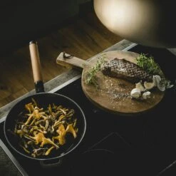 Fiskars Norden Grill Pan Ø28cm, Black Cast Iron -Keukengerei Winkel fiskars norden frying pan cast iron 21