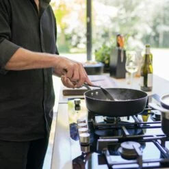 Fiskars Rotisser Sauté Pan Optiheat 26 Cm 9 Fiskars Rotisser Sauté Pan Optiheat 26 Cm -Keukengerei Winkel fiskars rotisser saute pan optiheat 26 cm 6