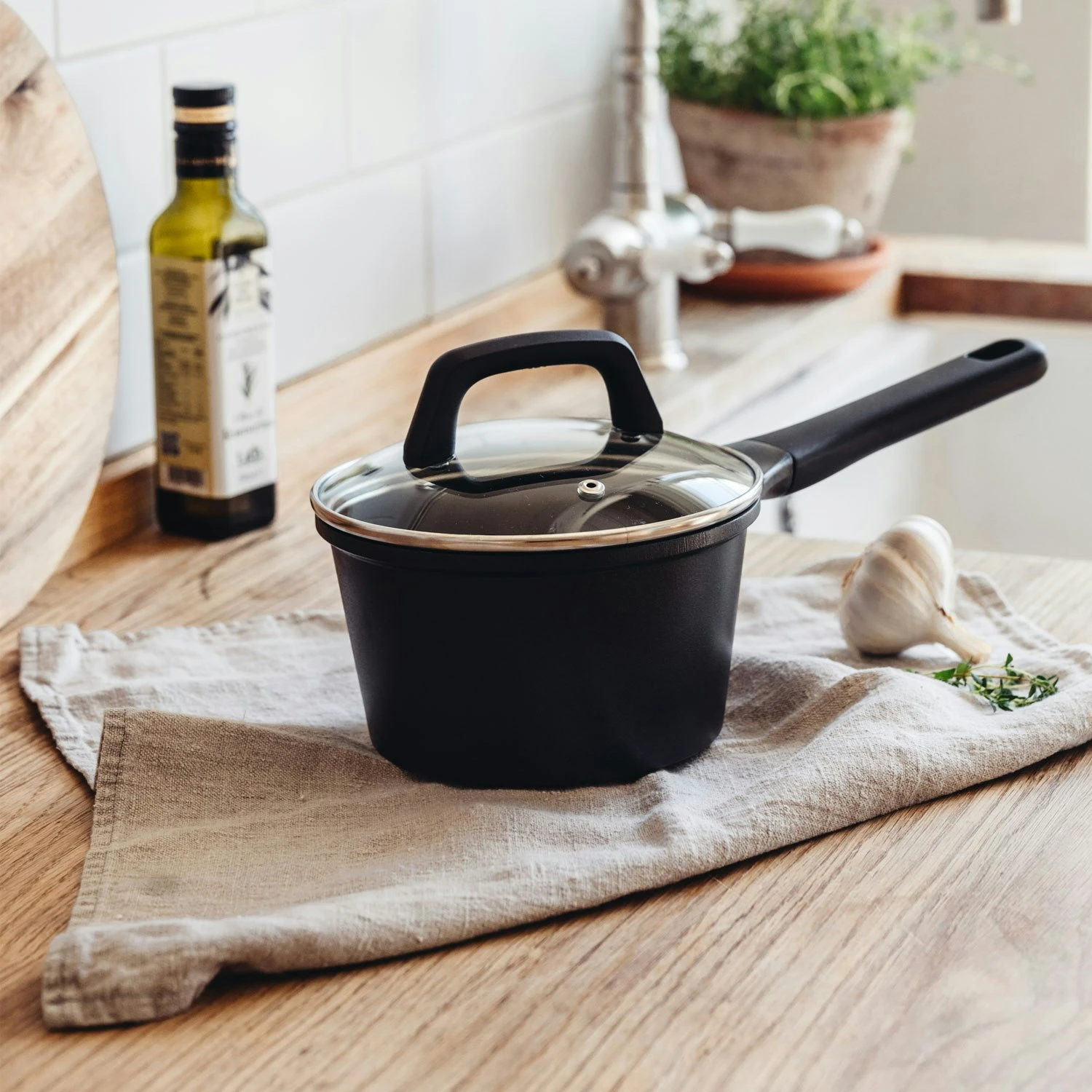 Heirol Groove Steelpan Met Glazen Deksel 16 Cm 4 Heirol Groove Steelpan Met Glazen Deksel 16 Cm - Afbeelding 2