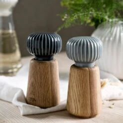 Kähler Hammershøi Spice Mill Small, Antracit Grey -Keukengerei Winkel kahler hammershi grinder h145 dark green 8