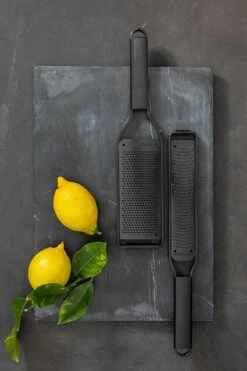 Microplane Black Sheep Rasp Fine -Keukengerei Winkel microplane black sheep rasp fine 9