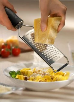Microplane Gourmet Grater, Stars -Keukengerei Winkel microplane gourmet grater stars 4