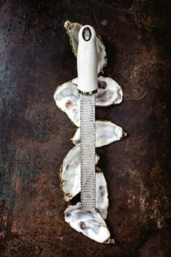 Microplane Premium Classic Zesteur, Beige -Keukengerei Winkel microplane premium classic series zesteur 24