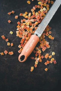 Microplane Premium Classic Zesteur, Cinnamon -Keukengerei Winkel microplane premium classic series zesteur 5