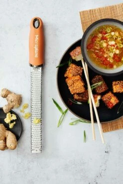 Microplane Premium Classic Zesteur, Cinnamon -Keukengerei Winkel microplane premium classic series zesteur 7