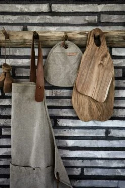 Muubs Louie Cutting Board Small, Nature 9 Muubs Louie Cutting Board Small, Nature -Keukengerei Winkel muubs louie cutting board nature 8