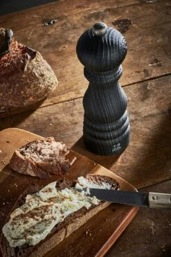 Peugeot Paris Nature Dark Pepermolen, 18 Cm -Keukengerei Winkel peugeot paris nature dark pepermolen 10