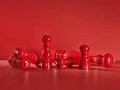 Peugeot Paris U'Select Zoutmolen Passion Red, 18 Cm 11 Peugeot Paris U'Select Zoutmolen Passion Red, 18 Cm -Keukengerei Winkel peugeot paris uselect zoutmolen passion red 2