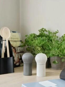 RIG TIG Cheffy Zoutmolen / Pepermolen 12,5 Cm, Chalk -Keukengerei Winkel rig tig cheffy zoutmolen pepermolen 125 cm 0 1