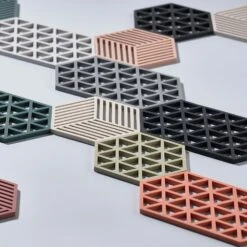 Zone Denmark Triangle Trivet Large, Cool Grey -Keukengerei Winkel zone denmark triangle trivet large 10 1